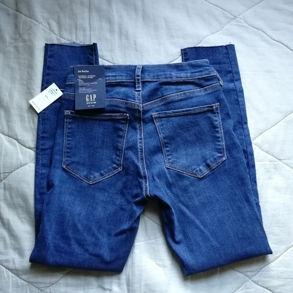 GAP Favourite Jegging Blue Distressed Raw Hem Mid Rise 24 Petite NWT - Picture 11 of 13